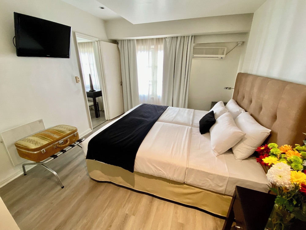 EXECUTIVE, SUITE