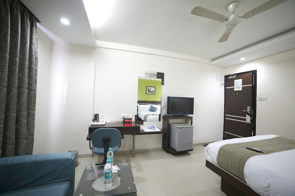 Click Hotel Yuvraj 32/46