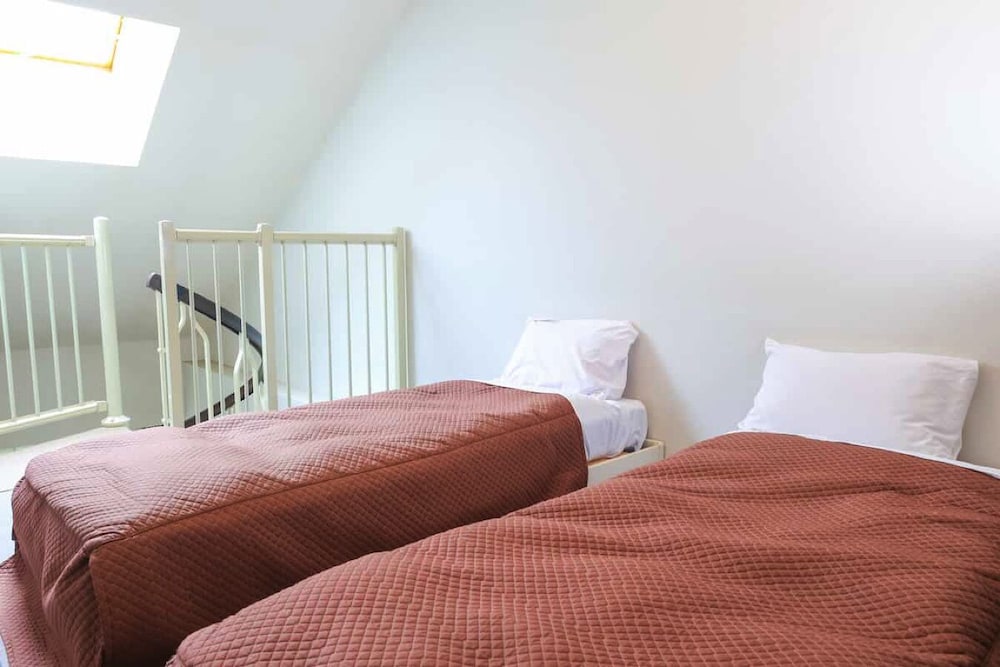1 BEDROOM, APARTMENT, PRIVATE BATHROOM