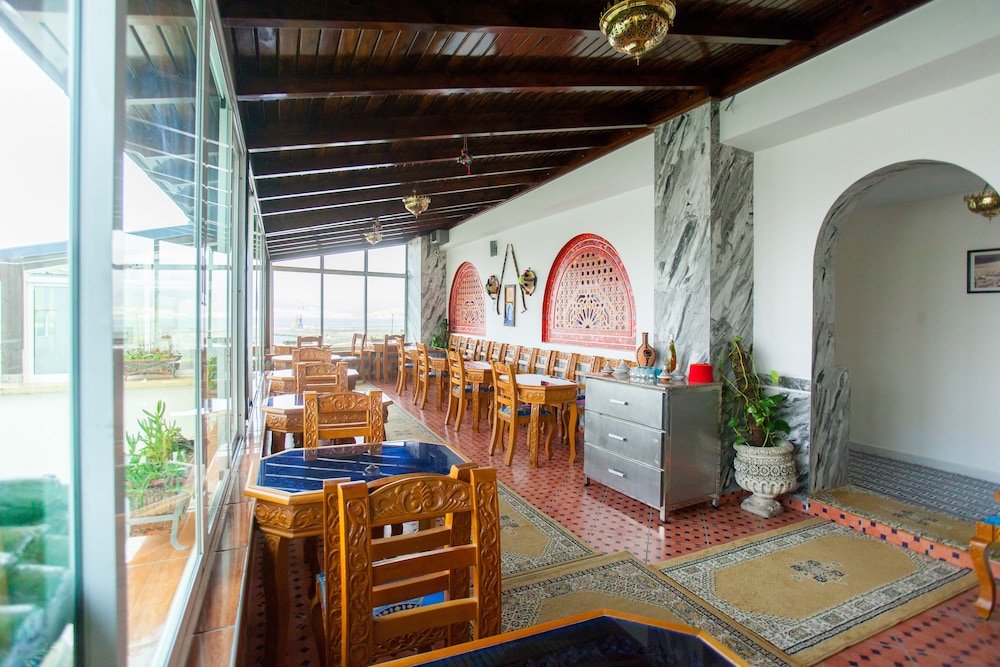 HOTEL MAMORA 64/72