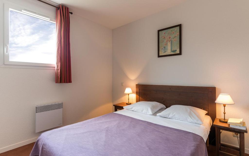 2 Bedrooms, House