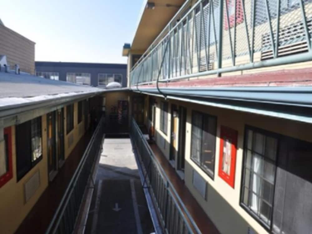 San Francisco Inn 8/49