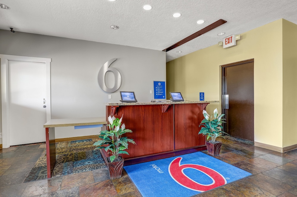 Motel6 Brooks, AB 10/43