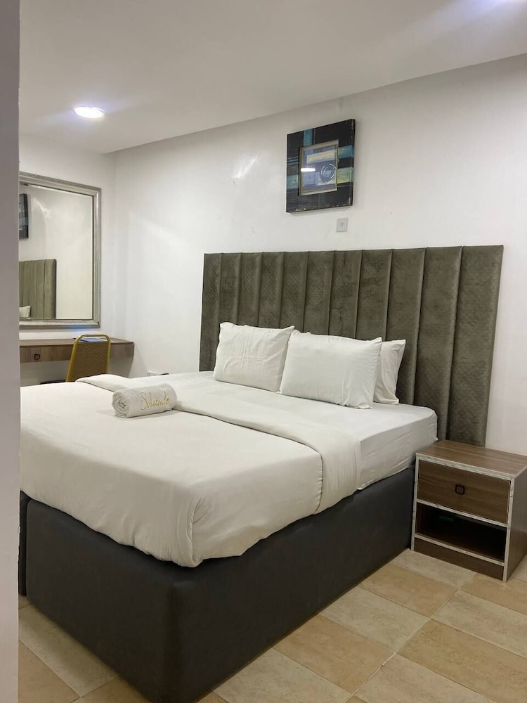 Solitude Hotel Yaba 16/50