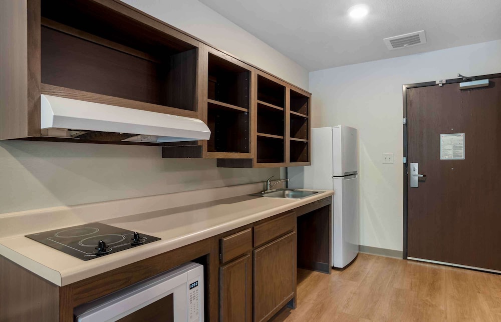 Extended Stay America Suites- Tampa - Casino Area 16/17