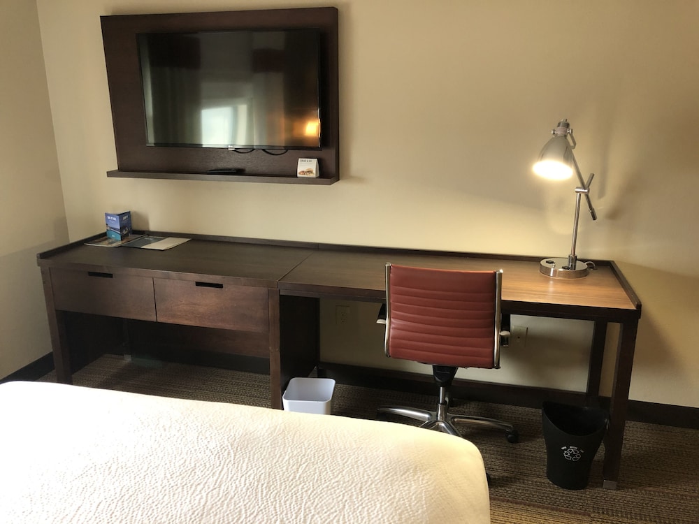 Holiday Inn Cincinnati Liberty Way an IHG Hotel 42/44
