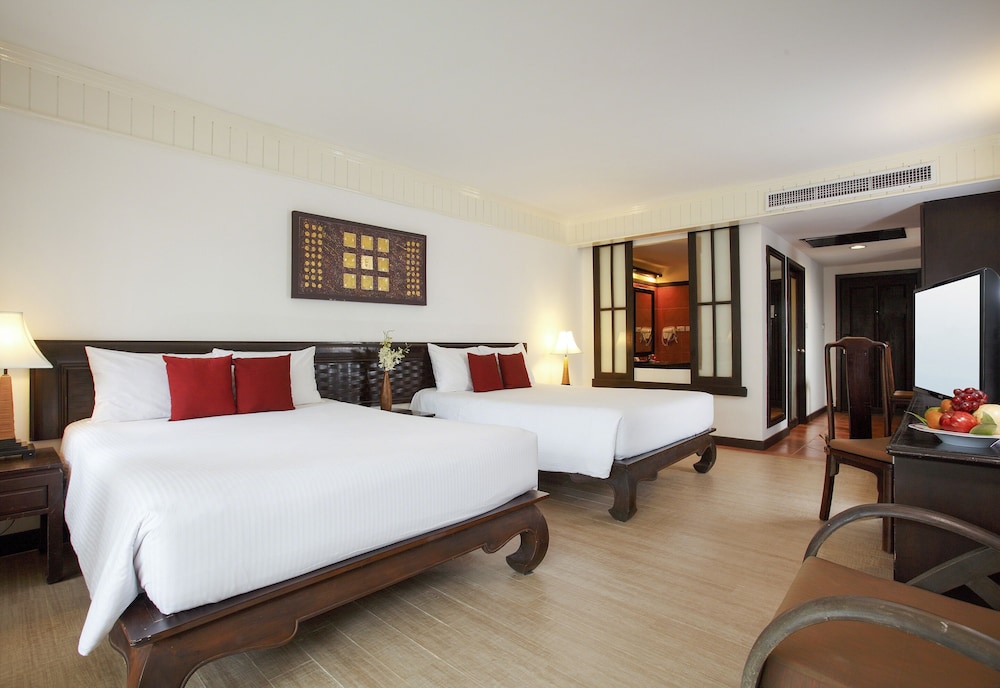 The Sun Club Khao Lak by Katathani 18/63