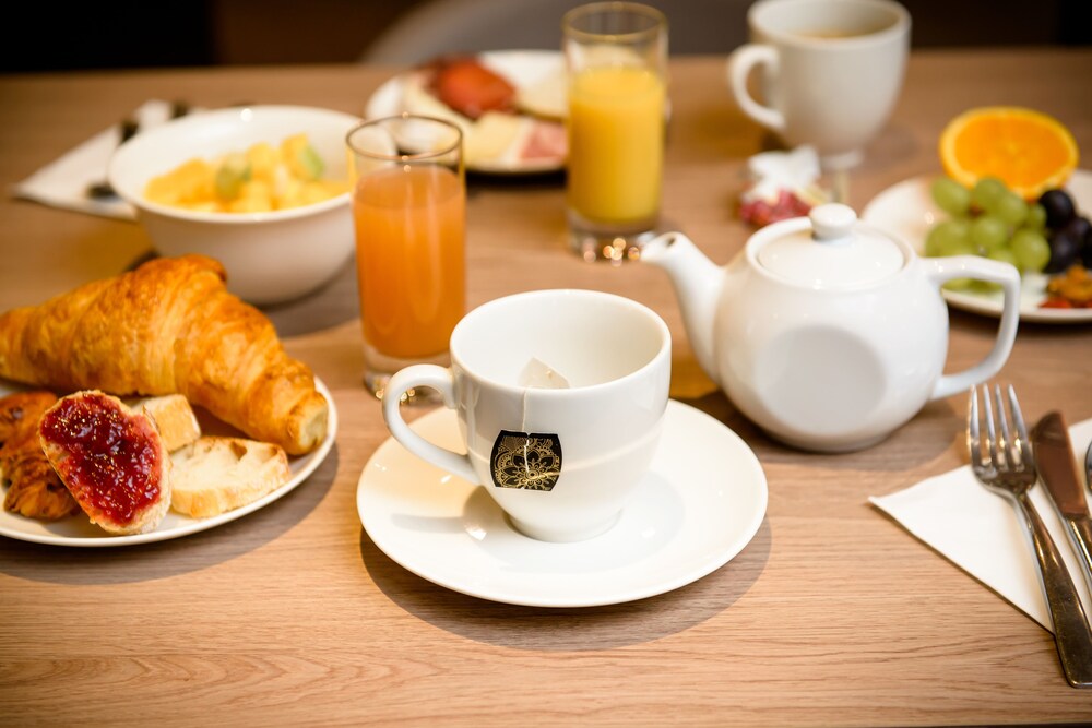 Brit Hotel Le Kerhuon 23/71