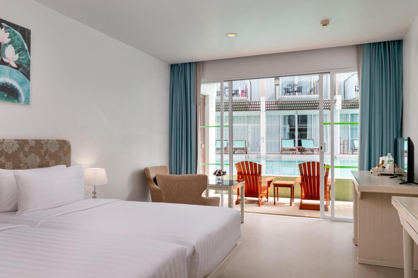 Deluxe, Double or Twin Bed, Pool Access
