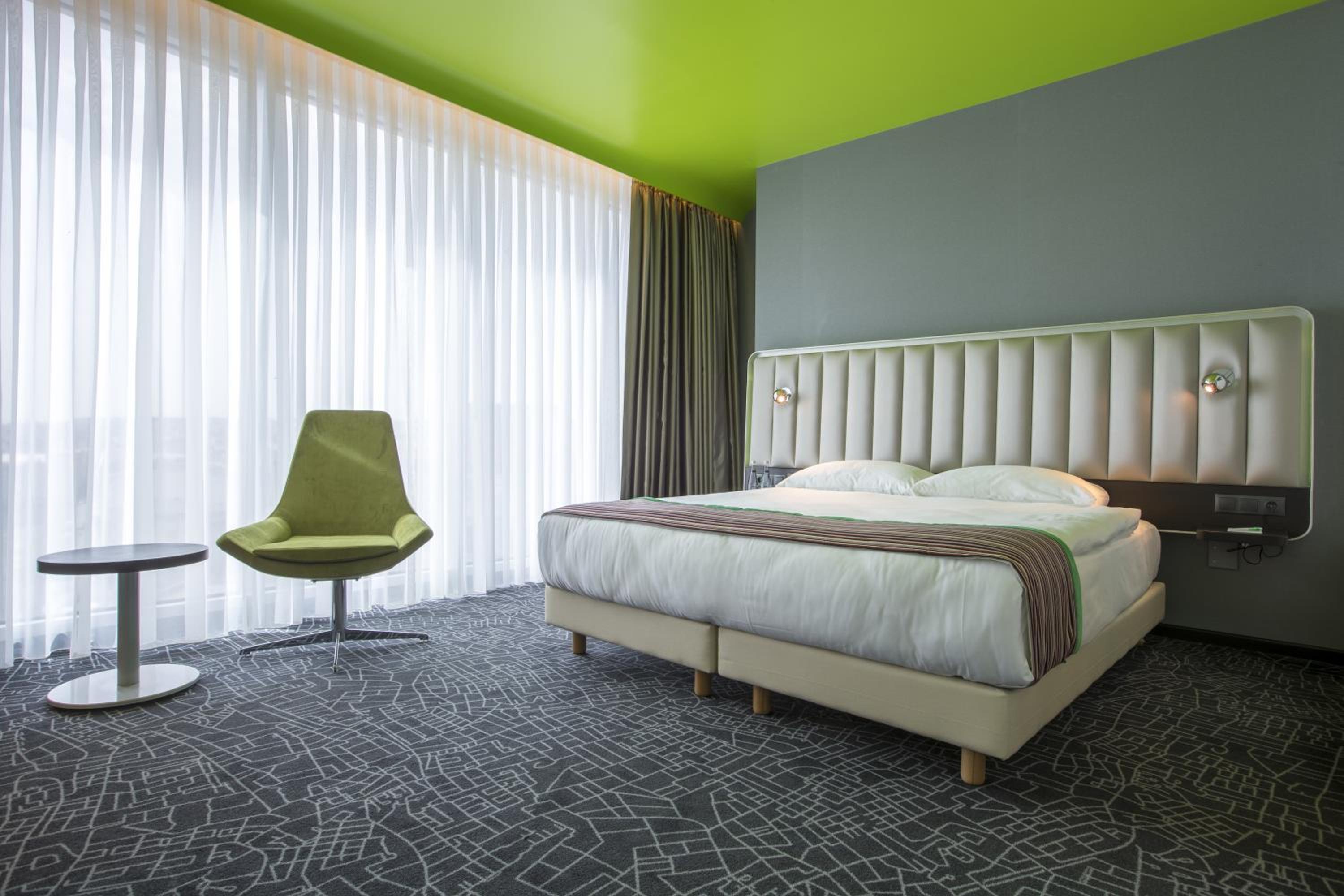 Guest Room, Superior