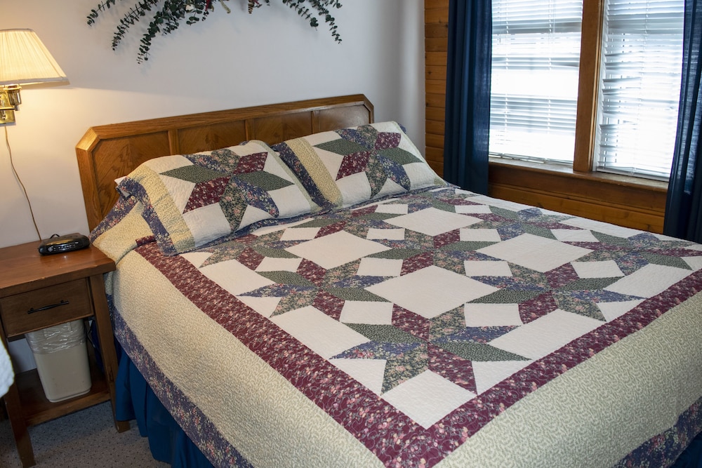 Crandell Mountain Lodge 18/66