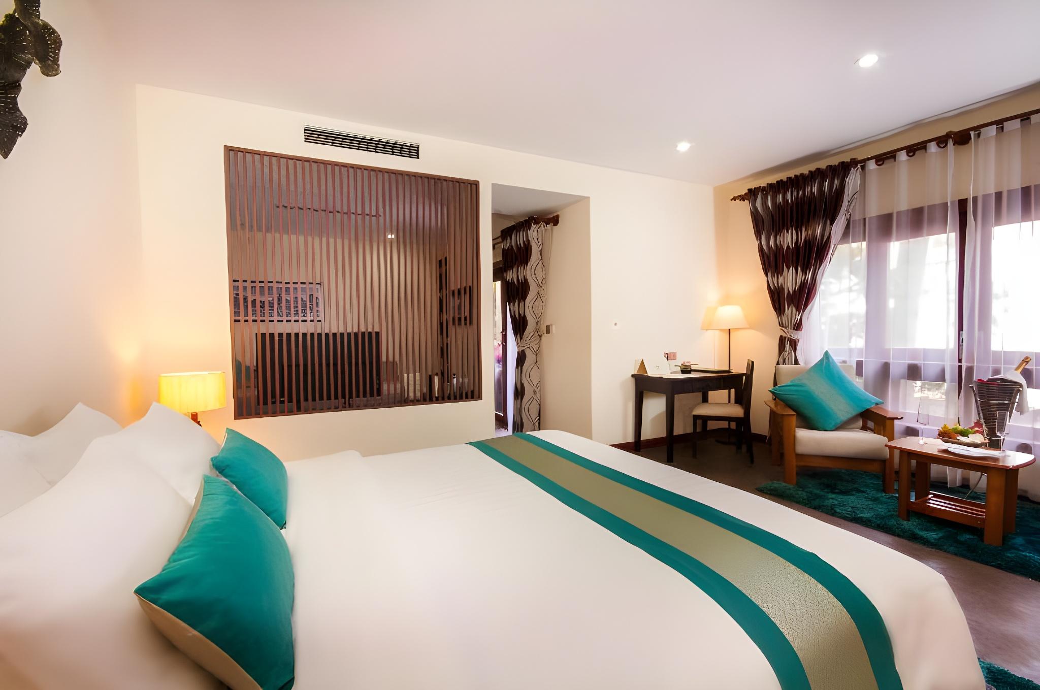 Spa, Cabana, Suite, Queen Bed