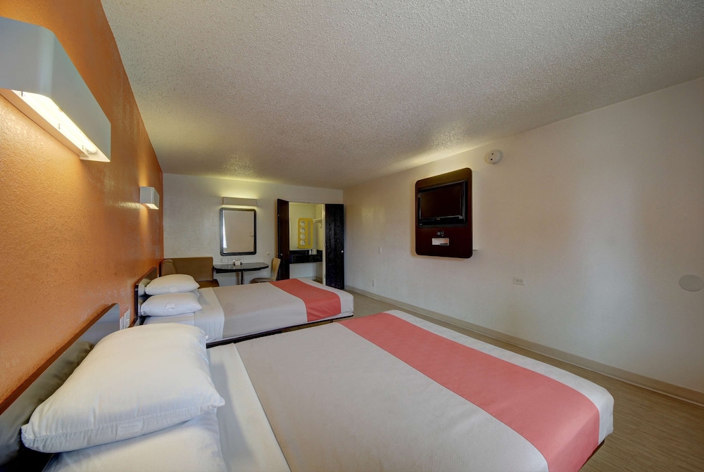 Motel6 San Antonio, TX - Downtown - Market Square 20/44