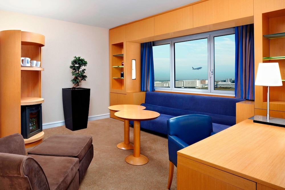 Sheraton Paris Charles de Gaulle Airport Hotel 25/33