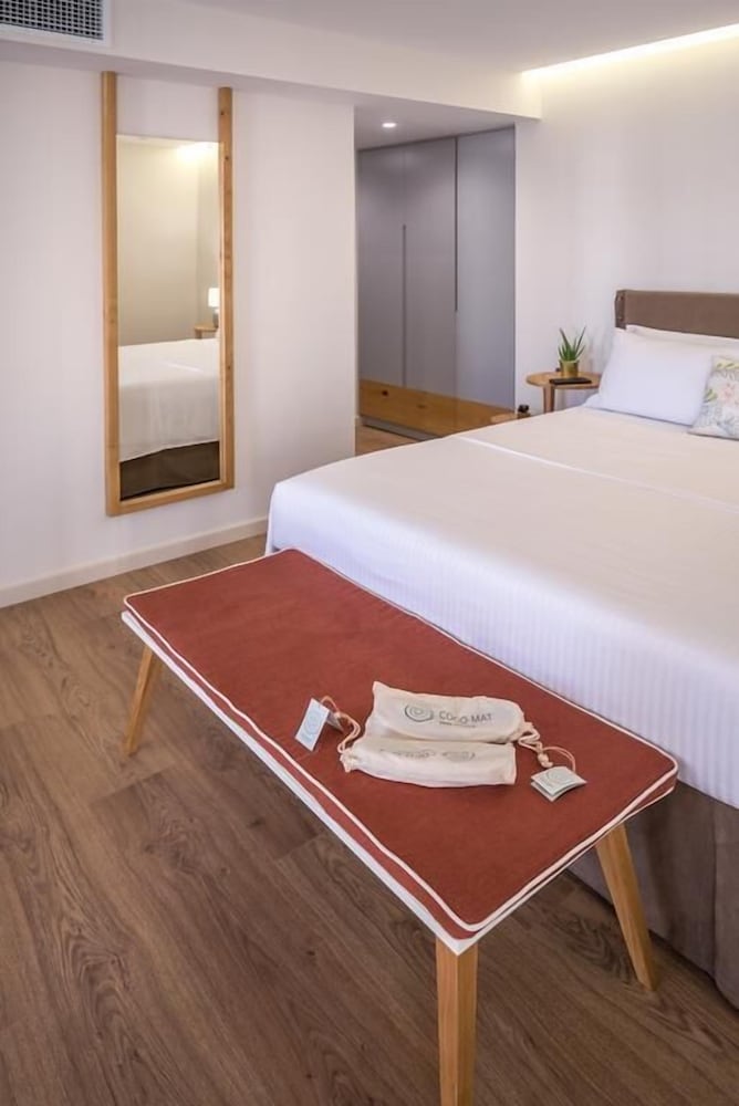 Glow Boutique Hotel & Suites 20/50