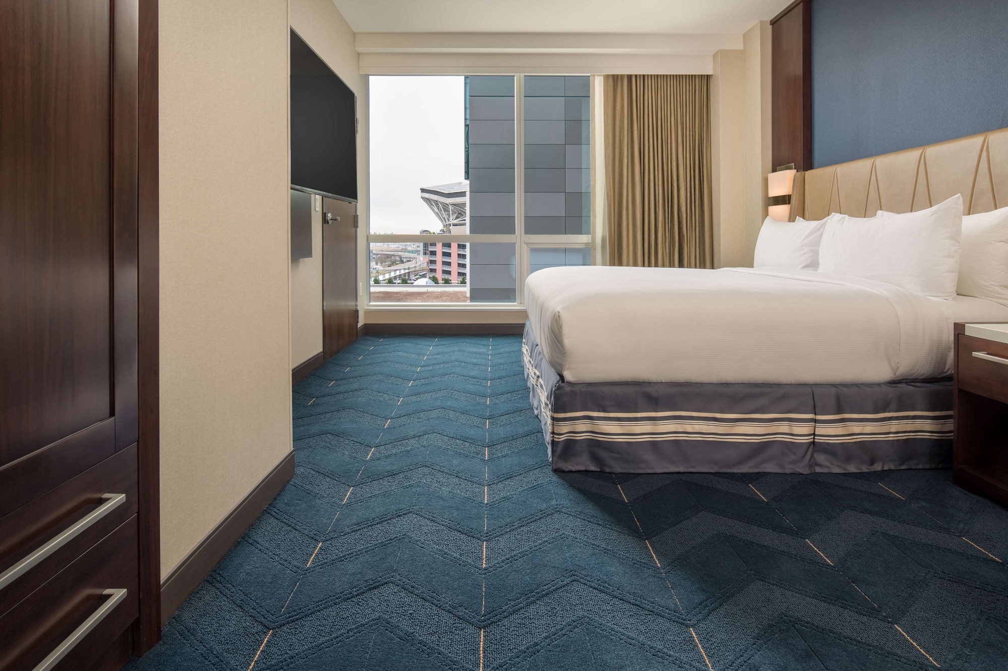 SUITE, KING BED, SOFA, ACCESSIBLE