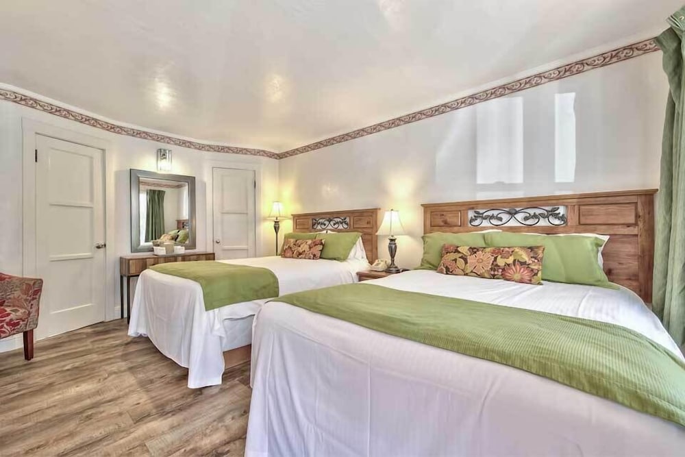 Silver Maple Inn and The Cain House Country Suites 6/19