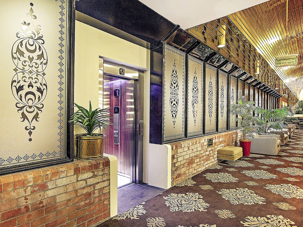 Mercure Maitland Monte Pio 10/50