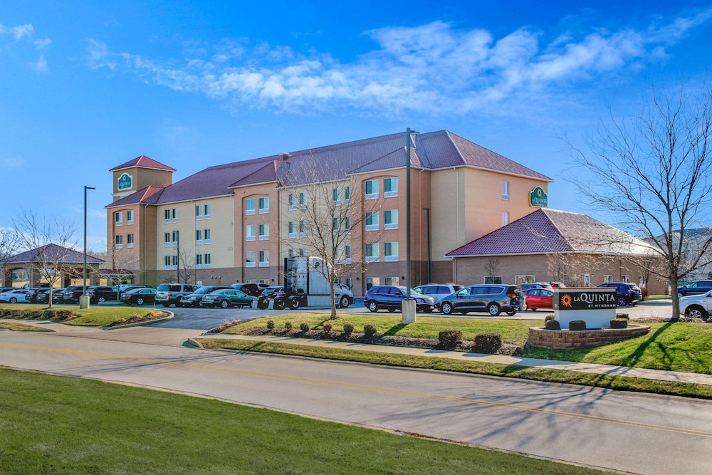 Spark by Hilton Plainfield Indianapolis Airport 38/43