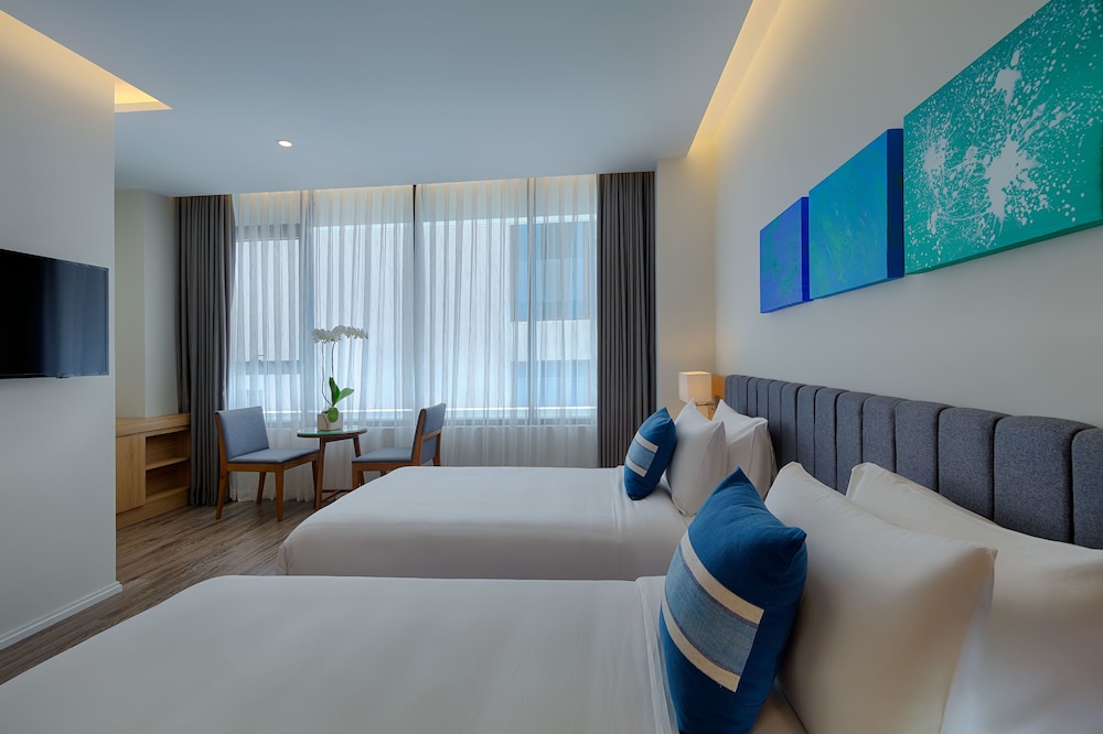 غرفة ديلوكس بسرير كوين، Parosand Danang Hotel 9/10