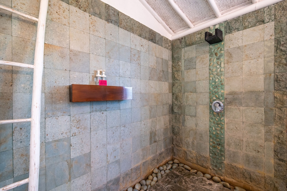 PinkCoco Uluwatu - Constant Surprises & for Cool Adults Only 31/50