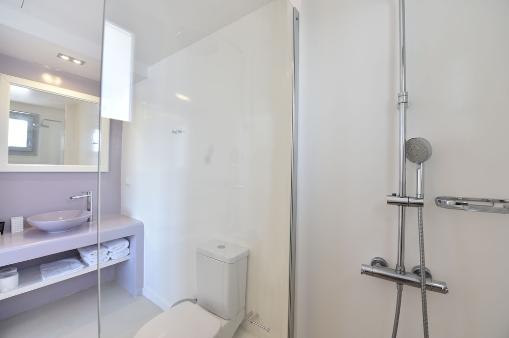 AMBASSADOR LUXURY VILLAS 49/50