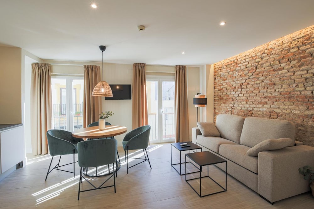 Apartamentos Magna Sevilla 33/68