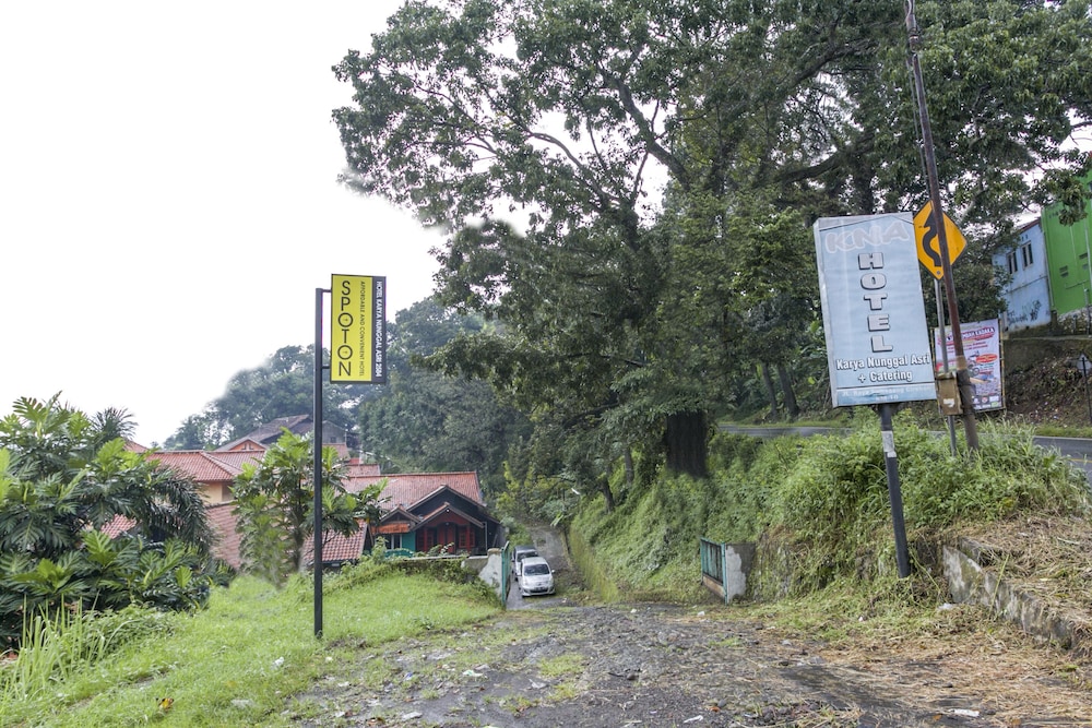 SPOT ON 2584 Hotel Karya Nunggal Asri 17/20
