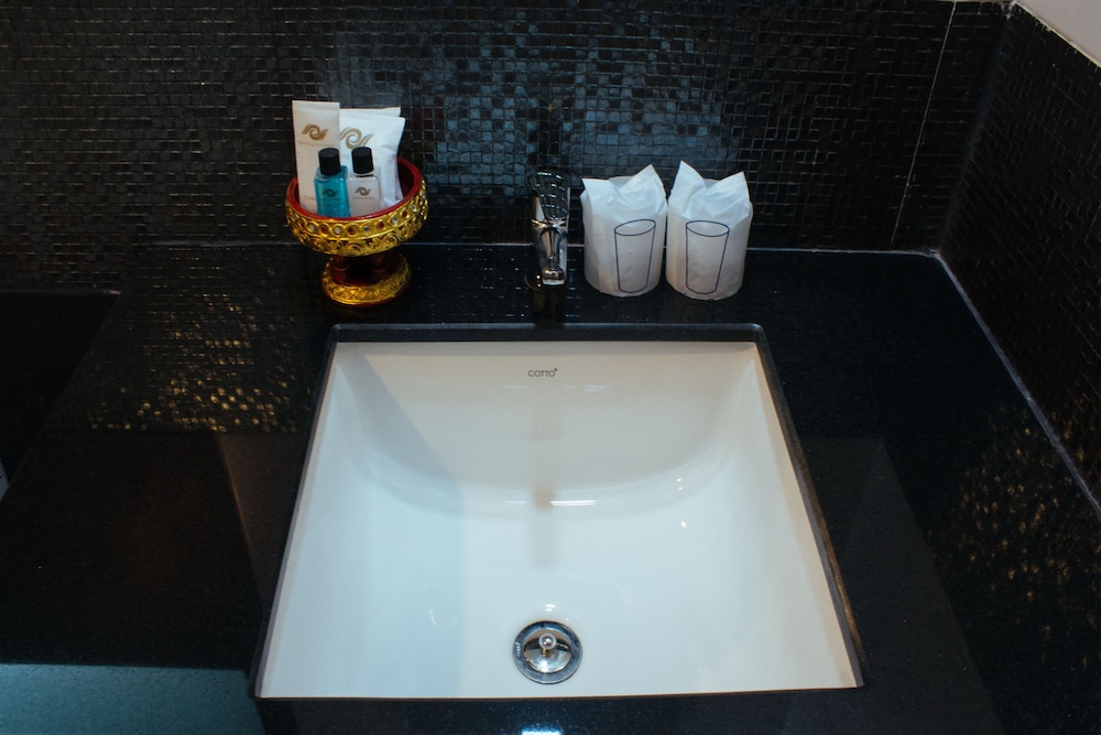 Noble Tarntong Boutique Hotel 60/60
