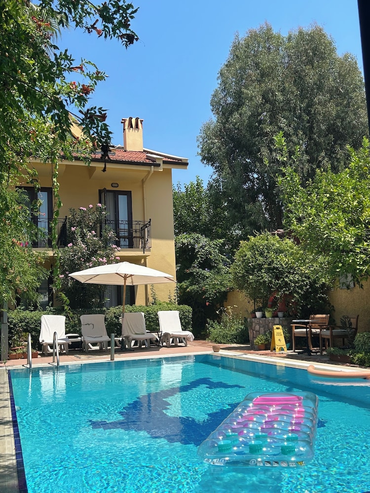 Villa Danlin Hotel 5/44