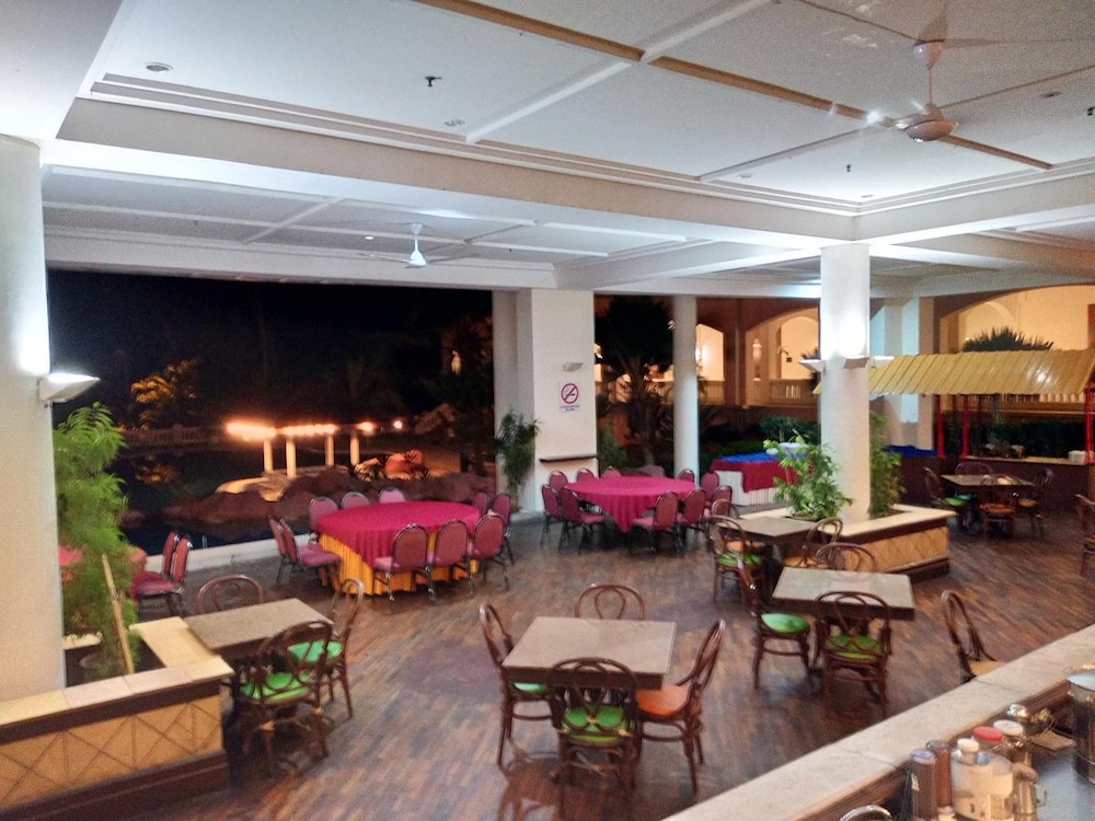 THE ORIENT STAR RESORT LUMUT 27/39