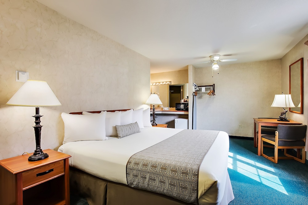 The Beach House Inn 13/28