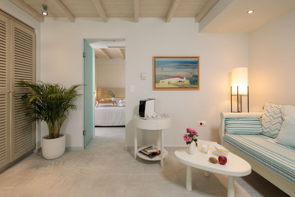 Iria Beach art hotel 53/69