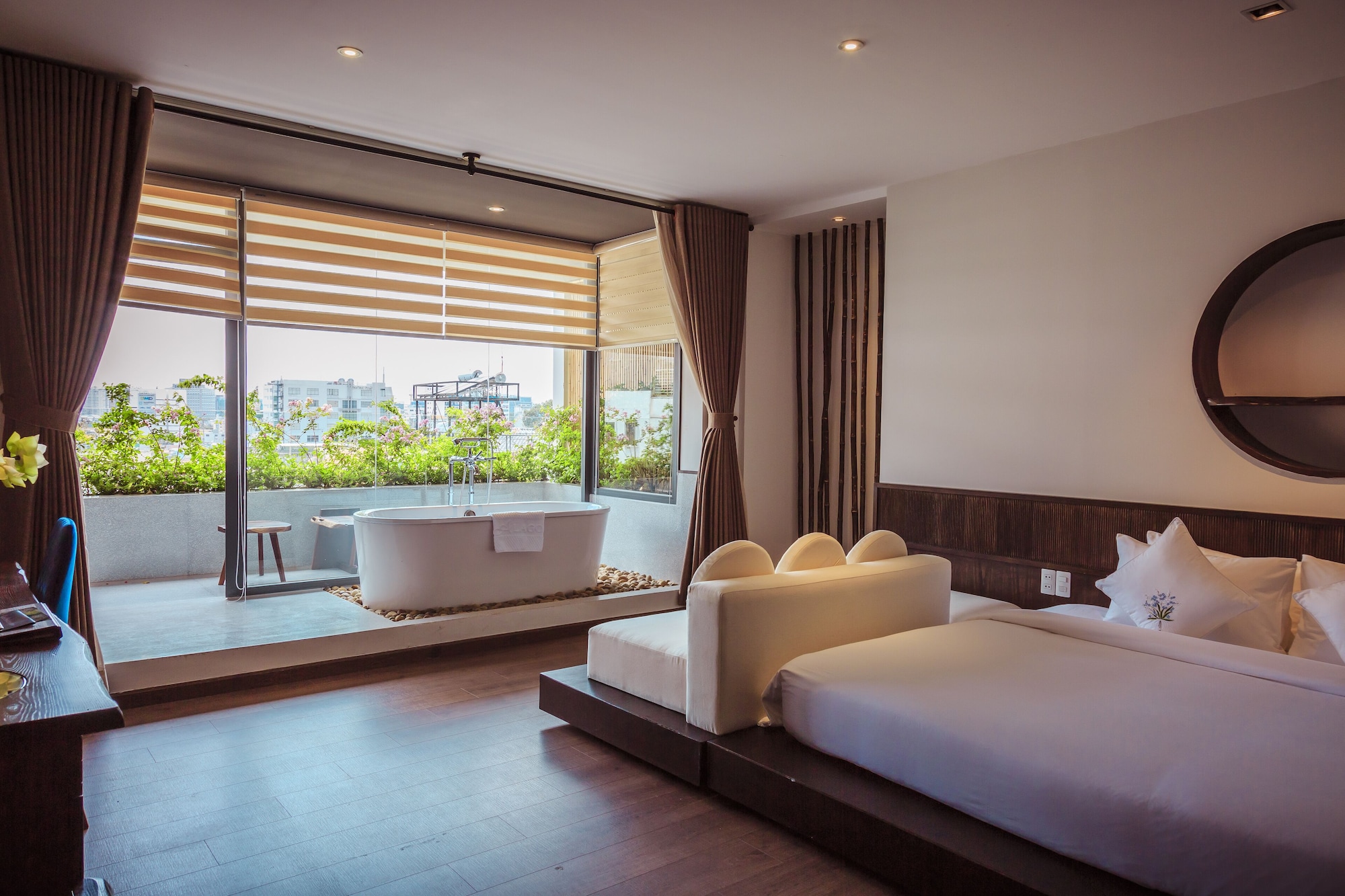 Signature, King Bed