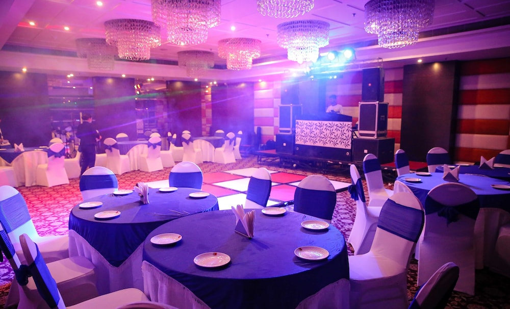 DS Clarks Inn Gurgaon 29/42