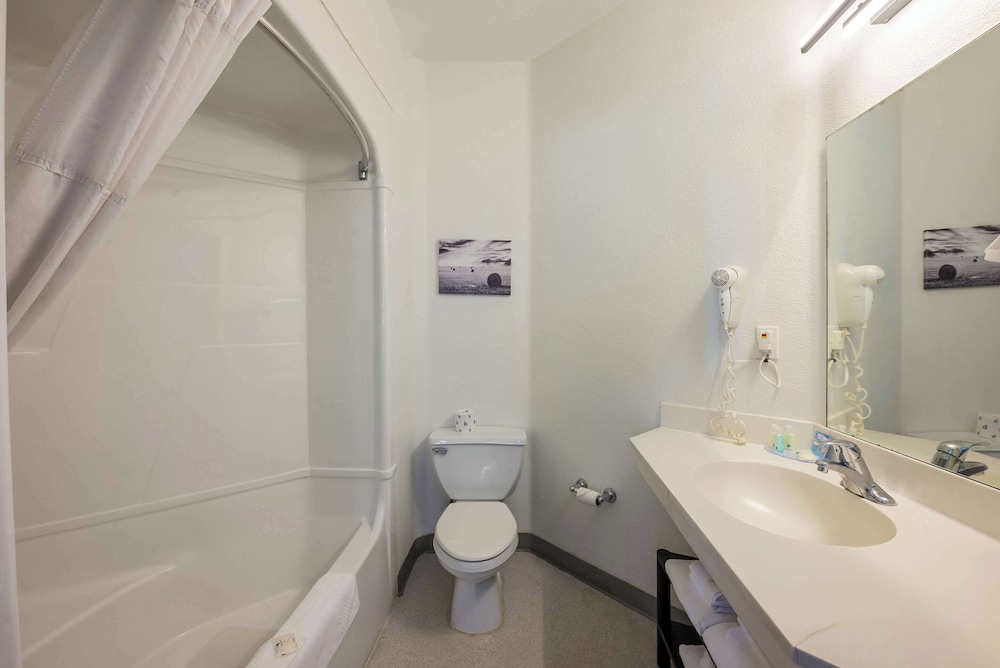غرفة قياسية بسريرين مزدوجين، Quality Inn Yuba City/Marysville, CA 7/7