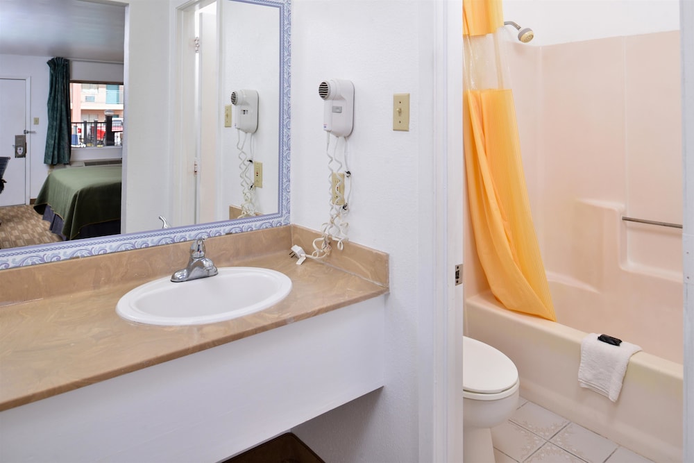 Americas Best Value Inn Clute Lake Jackson 7/24