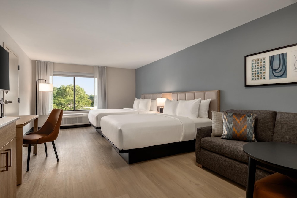 Hyatt Studios Chesapeake 11/44