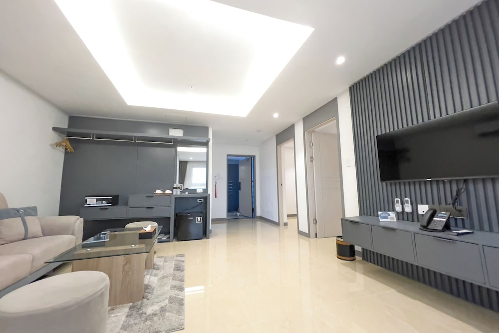 The Clover Hotel Angeles City managed by Cocotel 35/50