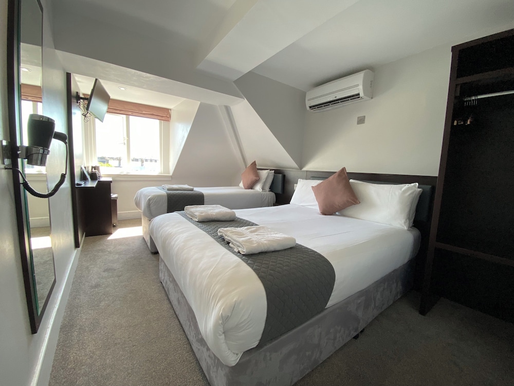 Trebovir Hotel 12/52