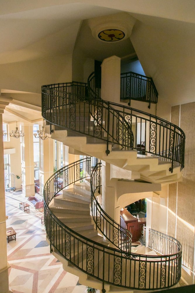 Mara Hotel 6/62