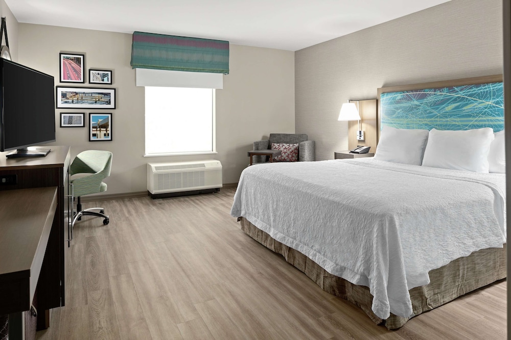 Hampton Inn and Suites Cranberry Pittsburgh 16/42