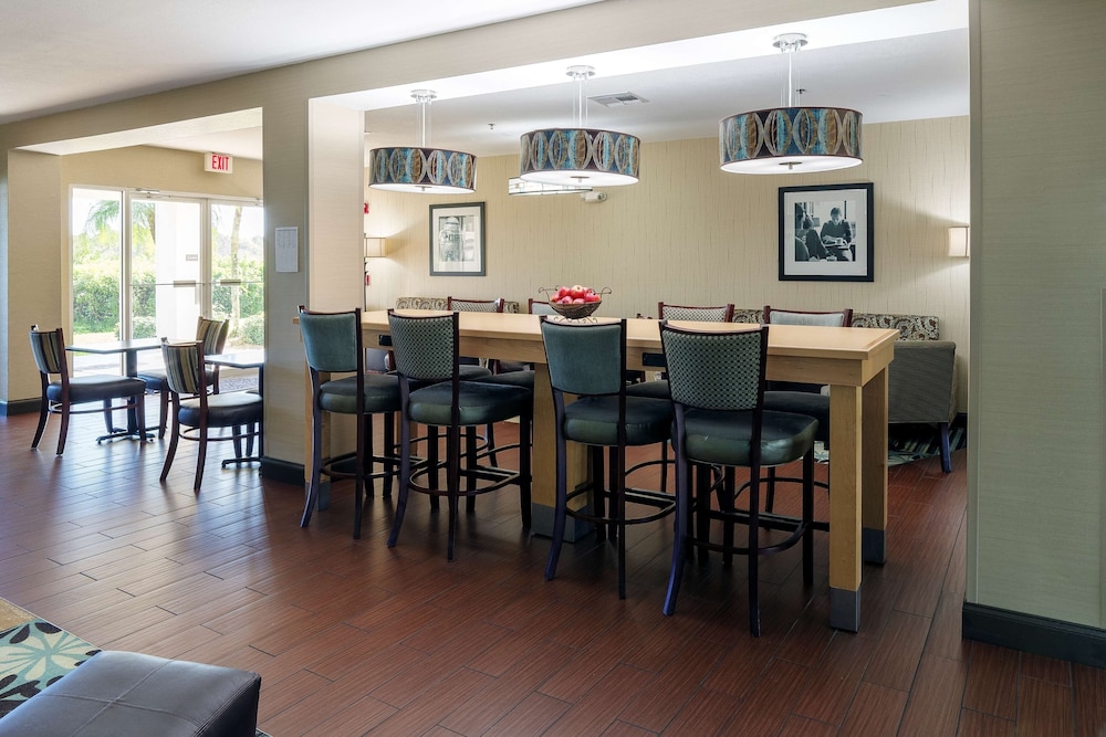 Holiday Inn Express Hotel and Suites Port Charlotte 22/34