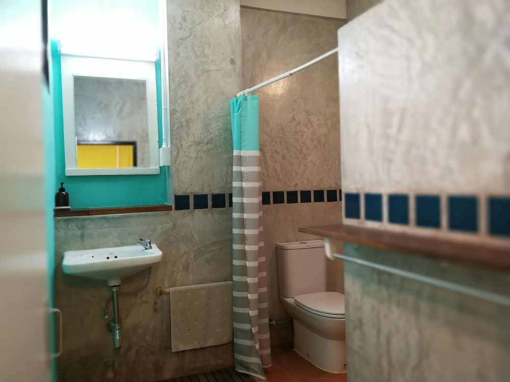 60 Bluehouse - Hostel 39/40