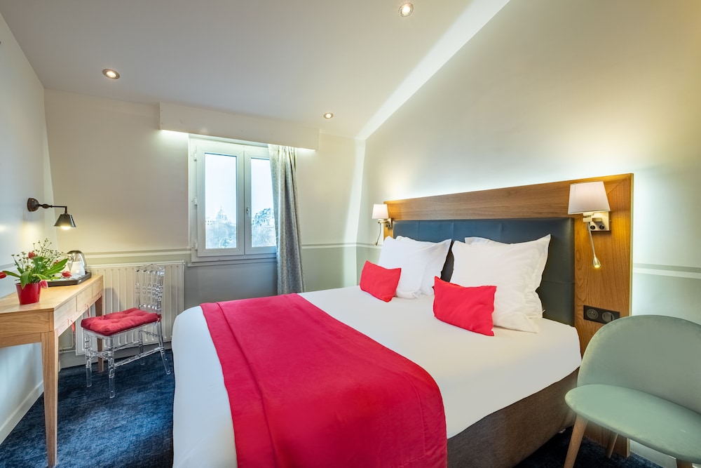 SUPERIOR, DOUBLE BED, EIFFEL VIEW