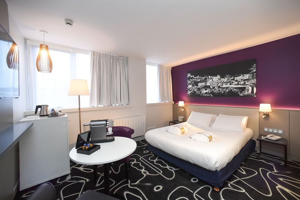 Privilege, Double Bed