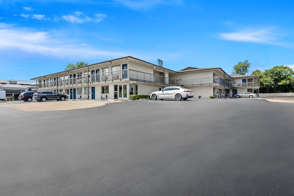 Motel6 Murfreesboro, TN 51/59