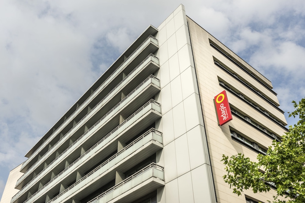 Aparthotel Adagio Paris Bercy Village in PARIS
