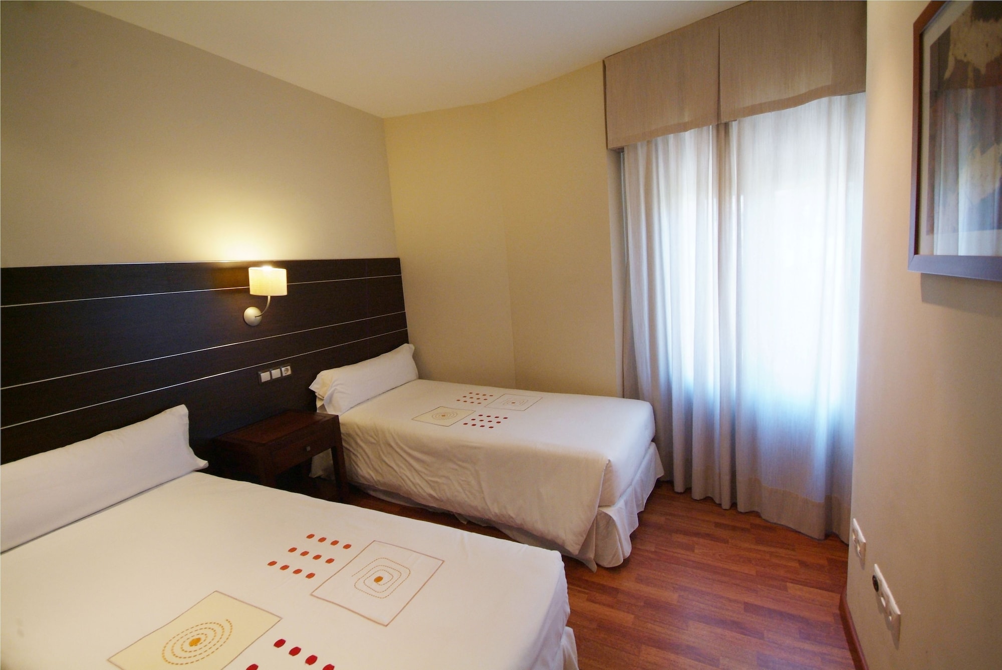 3 Bedrooms, Apartment, 1 Double and 3 Single Beds