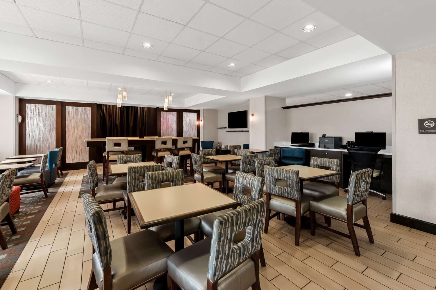 Hampton Inn Pennsville 35/48